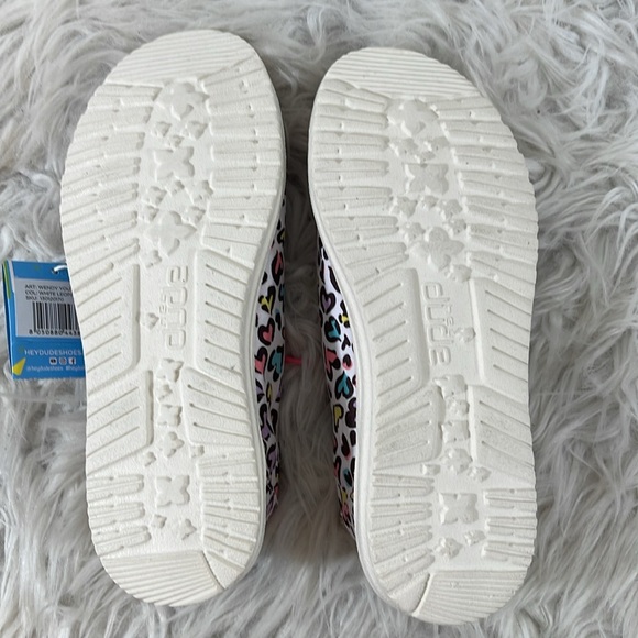 Hey Dude Colorful Hearts Girl’s Wendy Toddler Slip On – White Leopard Size 4 NEW - Picture 10 of 14